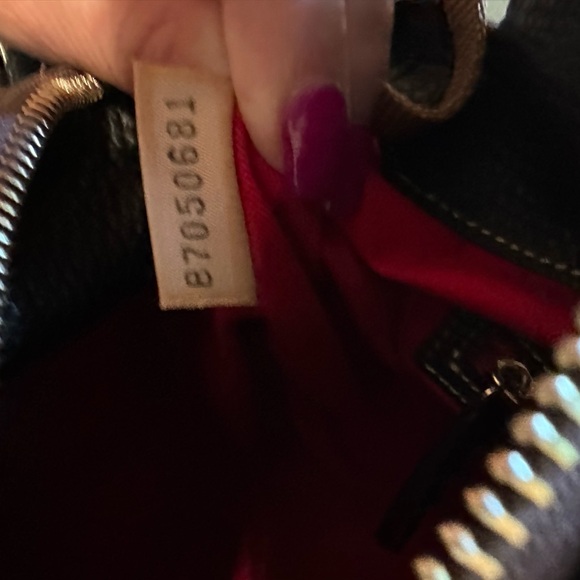 SOLD DO NOT BUY
D&B Pebble Grain Satchel - Picture 10 of 11